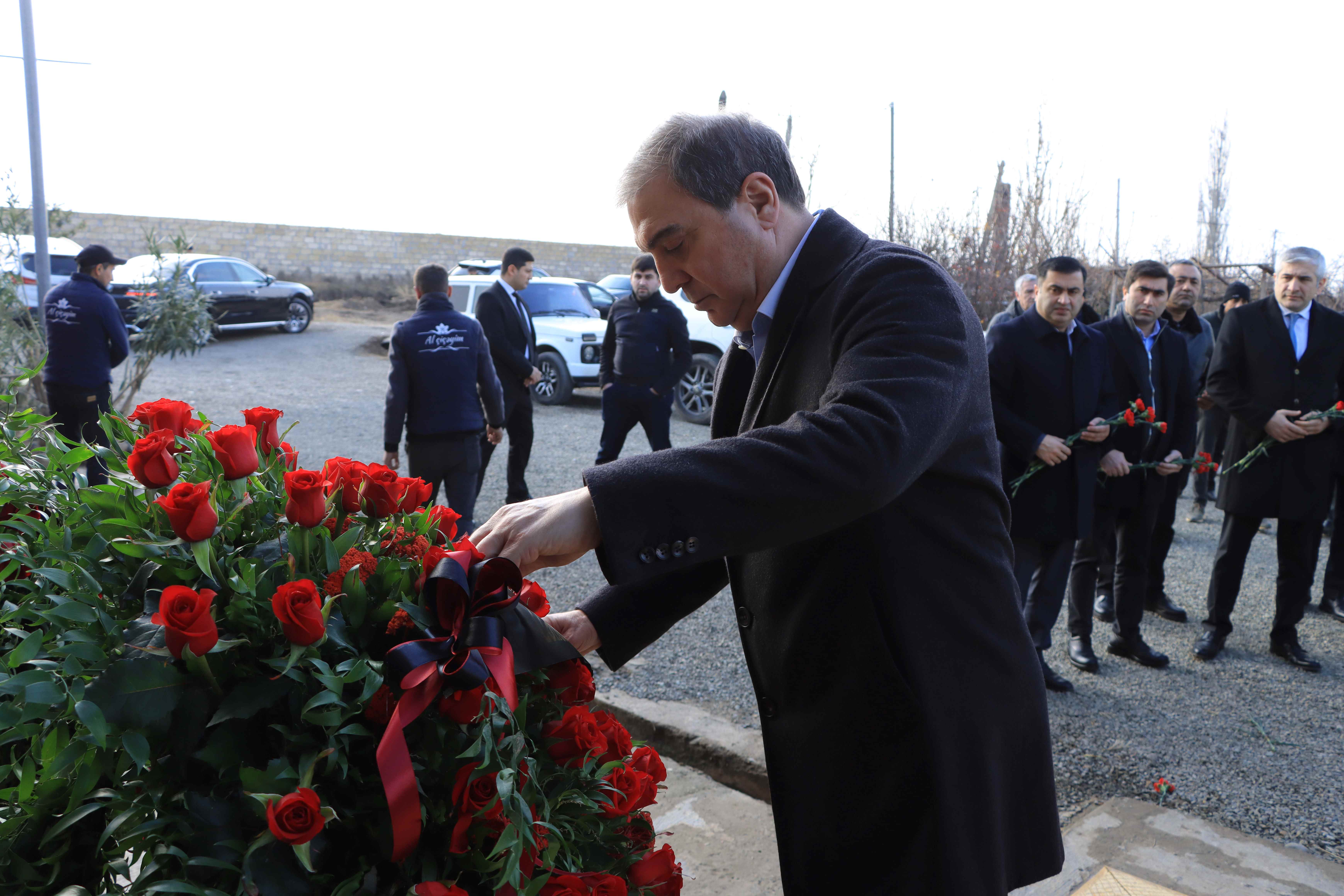 Niyazi Bayramov Milli Qəhrəman Hökümə Əliyevanın yas mərasimində iştirak edib