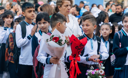 Gəncənin məktəblərində “Bilik günü” ilə bağlı silsilə tədbirlər keçirilib