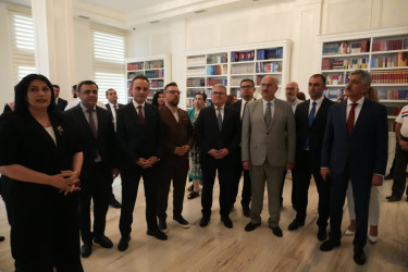 Gəncə şəhər Heydər Əliyev Mərkəzində “Türkiyə ədəbiyyatı” bölməsinin rəsmi açılış mərasimi keçirilib