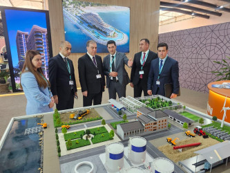 Niyazi Bayramov "Urban Expo" sərgisində Azərbaycan pavilyonu ilə tanış olub