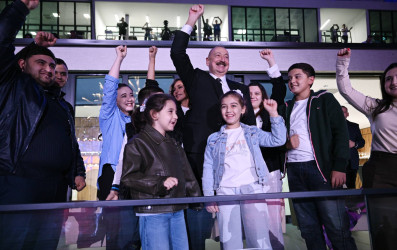 İlham Əliyev və birinci xanım Mehriban Əliyeva Gəncədə keçirilən III MDB Oyunlarının təntənəli açılış mərasimini izləyiblər