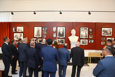 Azərbaycan Respublikası Vəkillər Kollegiyasının rəhbərliyi Mir Cəlal Paşayevin Gəncədə yerləşən ev muzeyini ziyarət ediblər