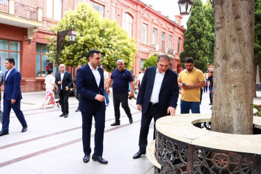 Niyazi Bayramov şəhərin bir sıra park və istirahət məkanlarına baxış keçirib