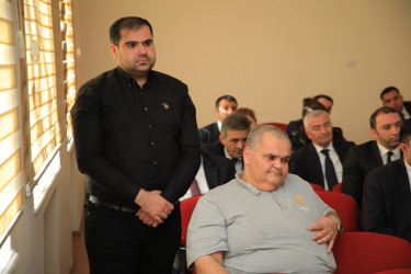 Niyazi Bayramov 30 nömrəli tam orta məktəbdə vətəndaş qəbulu keçirib