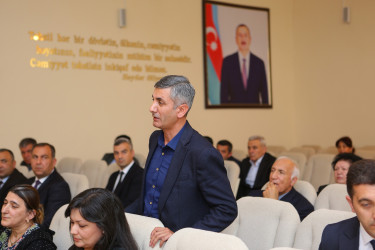 Niyazi Bayramov ADAU-da sakinlərlə görüşüb