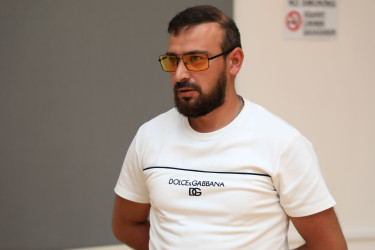 Niyazi Bayramov sakinlərin müraciətlərini dinləyib