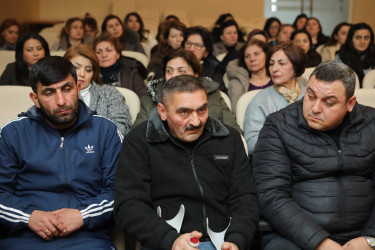 Niyazi Bayramov Məhsəti Gəncəvi Mərkəzində vətəndaşlarla görüşüb