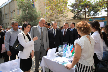 Gəncədə ixtisaslaşdırılmış əmək yarmarkası keçirilib