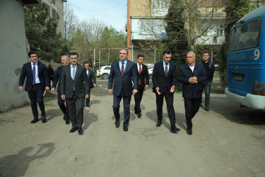 Niyazi Bayramov Gəncədə güclü külək nəticəsində zərər görmüş binalara baxış keçirib və müvafiq tapşırıqlar verib