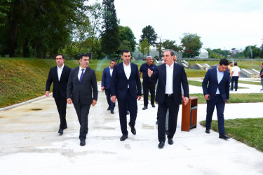Niyazi Bayramov şəhərin bir sıra park və istirahət məkanlarına baxış keçirib