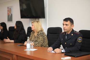 Gəncədə “Ailədaxili münaqişələr və münaqişəli ailələrlə bağlı görülən tədbirlər” mövzusunda konfrans keçirilib