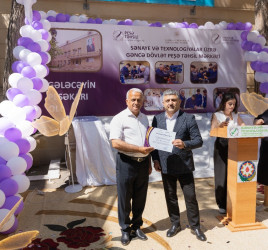Sənaye və Texnologiyalar üzrə Gəncə Dövlət Peşə Təhsil Mərkəzində "Məzun Günü" qeyd olunub