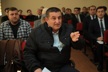 Niyazi Bayramov 30 nömrəli tam orta məktəbdə vətəndaş qəbulu keçirib