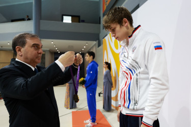 Gəncə İdman Sarayında III MDB Oyunları çərçivəsində üzgüçülük yarışları üzrə növbəti qaliblər müəyyən olunub