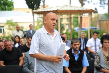 Gəncə Şəhər İcra Hakimiyyətinin başçısı Niyazi Bayramov şəhər sakinləri ilə növbəti səyyar görüş keçirib