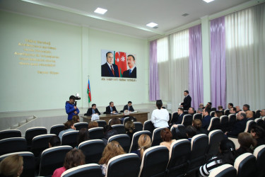 Niyazi Bayramov 18 nömrəli tam orta məktəbdə vətəndaşlarla görüşüb