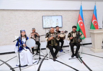 Gəncədə “Heydər Əliyev Fondu və Gəncə” adlı tədbir, o cümlədən  “Mehriban xanım Əliyeva: humanizmin və xeyriyyəçiliyin hamisi” adlı kitabın təqdimat mərasimi keçirilib