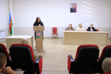Gəncədə erkən yaşda hamiləlik və ev doğuşlarının qarşısının alınması ilə bağlı maarifləndirici tədbir keçirilib