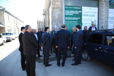 Niyazi Bayramov asudə vaxtında vətəndaşlarla görüşərək onların müraciətlərini dinləyib