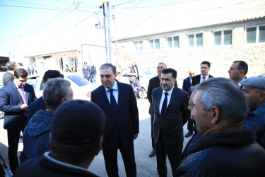 Niyazi Bayramov asudə vaxtında vətəndaşlarla görüşərək onların müraciətlərini dinləyib