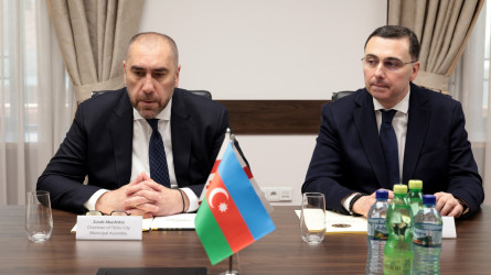 Niyazi Bayramov Tbilisi Şəhər Bələdiyyə Məclisinin sədri və şəhərin vitse-meri ilə görüşüb