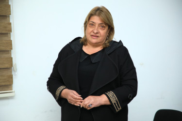 Niyazi Bayramov 26 nömrəli məktəb-lisey kompleksində sakinlərlə görüşüb