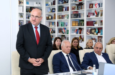 Azərbaycan Milli Elmlər Akademiyasında “Gəncə xanlığı: sikkə zərbi və pul dövriyyəsi” kitabının təqdimatı keçirilib