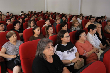 Gəncədə erkən yaşda hamiləlik və ev doğuşlarının qarşısının alınması ilə bağlı maarifləndirici tədbir keçirilib