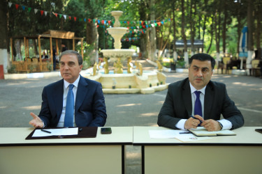 Gəncə Şəhər İcra Hakimiyyətinin başçısı Niyazi Bayramov növbəti dəfə sakinlərlə səyyar görüş keçirib