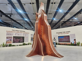 Niyazi Bayramov "Urban Expo" sərgisində Azərbaycan pavilyonu ilə tanış olub