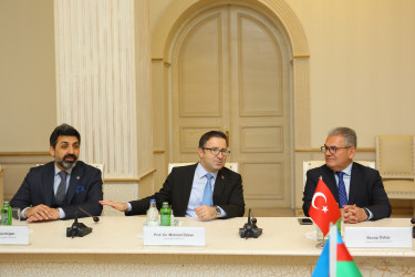 Niyazi Bayramov Türkiyə Maarif Vəqfinin nümayəndə heyəti ilə görüşüb