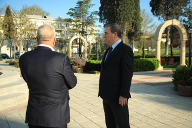 Niyazi Bayramov Nizami parkına baxış keçirib, sakinlərlə səmimi söhbət edib