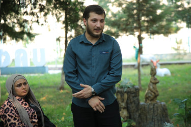 Gəncə Şəhər İcra Hakimiyyətinin başçısı Niyazi Bayramov növbəti dəfə sakinlərlə səyyar görüş keçirib
