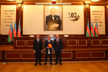 Niyazi Bayramov Aparatın əməkdaşlarını peşə bayramı münasibətilə təbrik edib