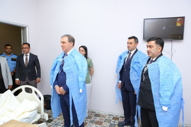 Niyazi Bayramov müharibə əlilini ziyarət edib