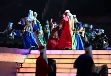 İlham Əliyev və birinci xanım Mehriban Əliyeva Gəncədə keçirilən III MDB Oyunlarının təntənəli açılış mərasimini izləyiblər