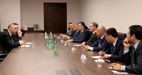 Niyazi Bayramov Tbilisi Şəhər Bələdiyyə Məclisinin sədri və şəhərin vitse-meri ilə görüşüb