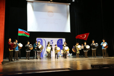 Gəncədə Beynəlxalq Müəllimlər Günü qeyd olunub
