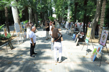 Gəncədə "Şəhid və Müharibə Veteranlarının Qadın Ailə Üzvləri üçün Sahibkarlıq Kursları" layihəsinin yekun sərgisi keçirilib