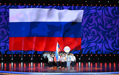 İlham Əliyev və birinci xanım Mehriban Əliyeva Gəncədə keçirilən III MDB Oyunlarının təntənəli açılış mərasimini izləyiblər