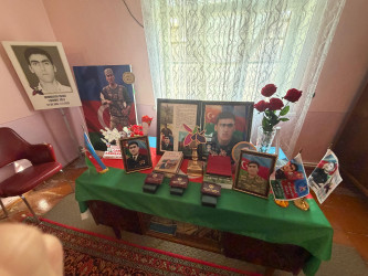 Niyazi Bayramov şəhid anası Rəfiqə Süleymanovanı ziyarət edib