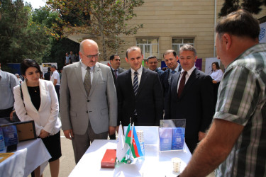 Gəncədə ixtisaslaşdırılmış əmək yarmarkası keçirilib