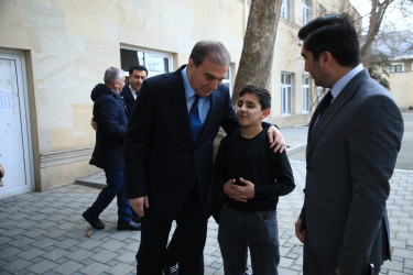 Niyazi Bayramov 1 nömrəli tam orta məktəbdə vətəndaşlarla görüşüb