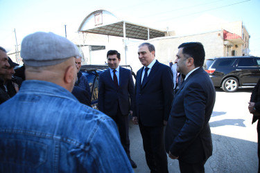 Niyazi Bayramov asudə vaxtında vətəndaşlarla görüşərək onların müraciətlərini dinləyib