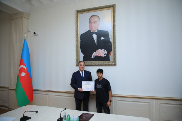 Niyazi Bayramov müxtəlif idman növləri üzrə yüksək nəticələr göstərən idmançılarla görüşüb