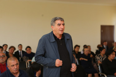 Niyazi Bayramov 3 nömrəli tam orta məktəbdə vətəndaşlarla görüş keçirib