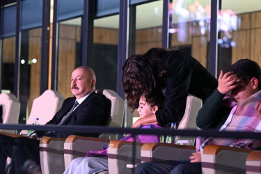 İlham Əliyev və birinci xanım Mehriban Əliyeva Gəncədə keçirilən III MDB Oyunlarının təntənəli açılış mərasimini izləyiblər