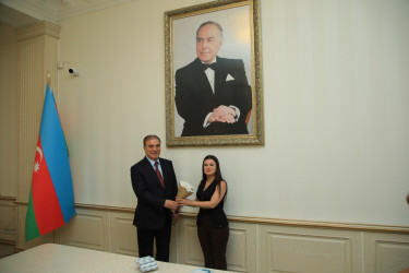 Niyazi Bayramov İsrailin Azərbaycandakı səfiri ilə görüşüb