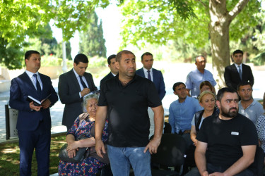 Gəncə Şəhər İcra Hakimiyyətinin başçısı sakinlərlə səyyar görüş keçirib