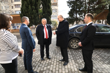 Kaxaber Abdaladze daha bir müəssisəni ziyarət edib